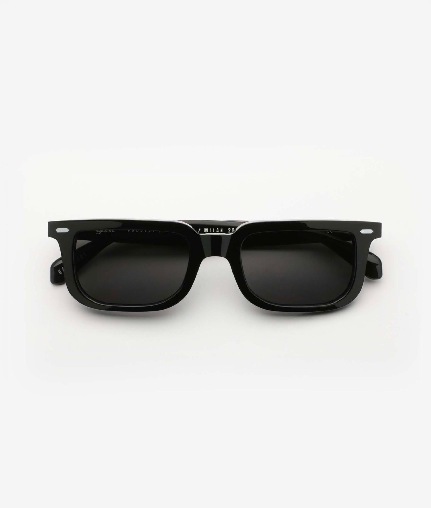 CRAZY MONDAY Black