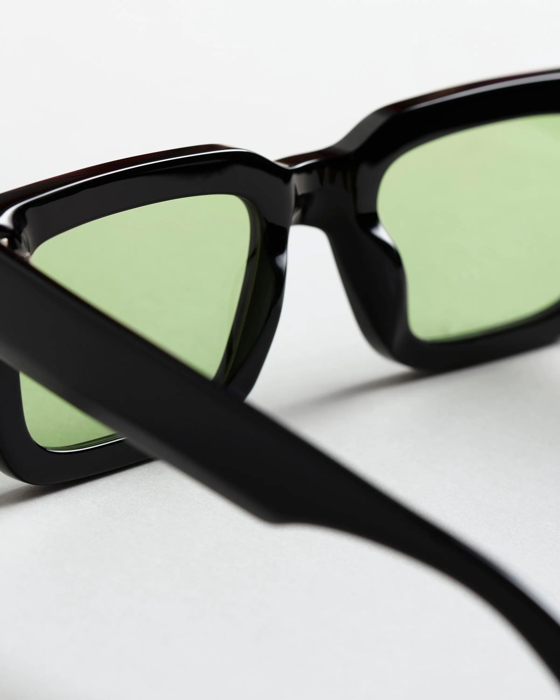 05 Black Green